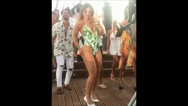 Luciana Abreu sexy dance